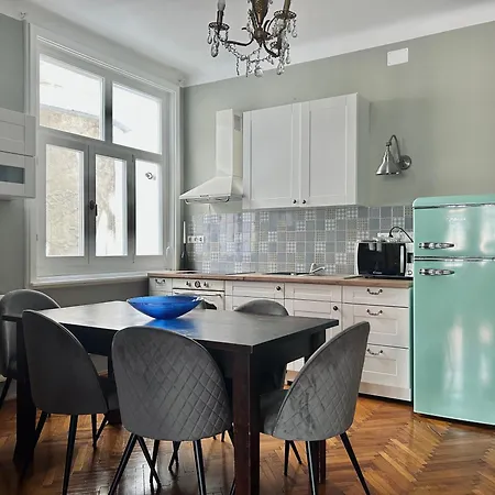 Historic Apartment In Central Cluj Lägenhet *