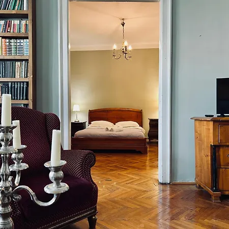 Historic Apartment In Central Cluj Lägenhet Cluj-Napoca